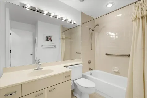 3242 Ringwood Meadow Sarasota FL 34235
