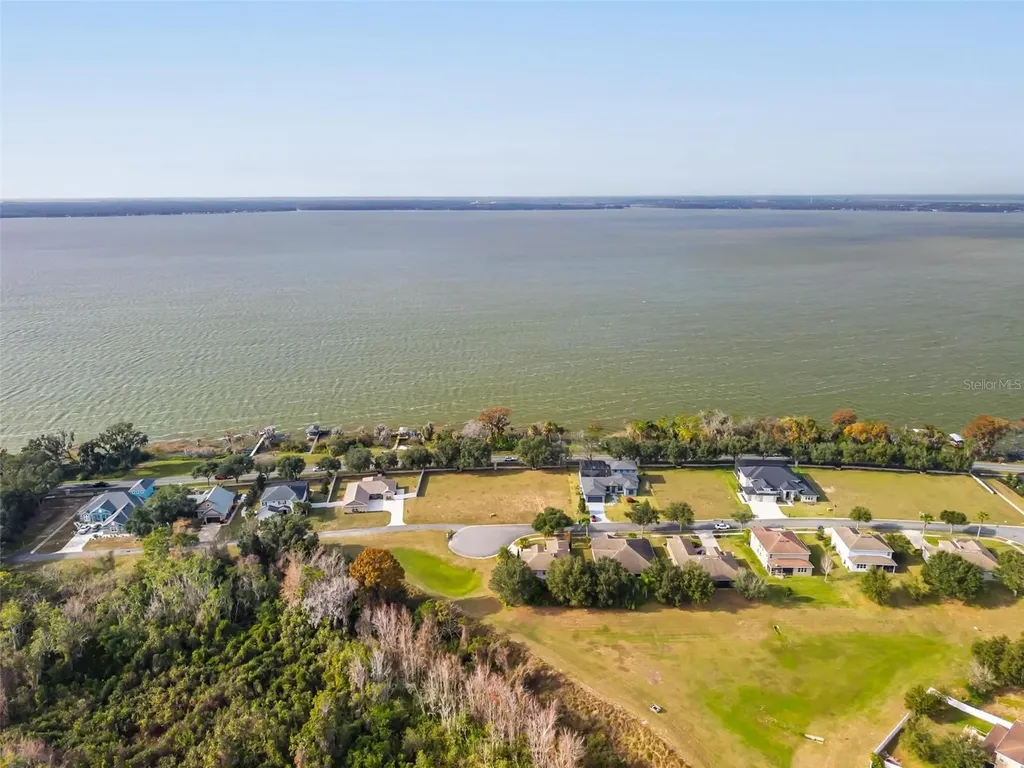 3231 Landing View Tavares FL 32778