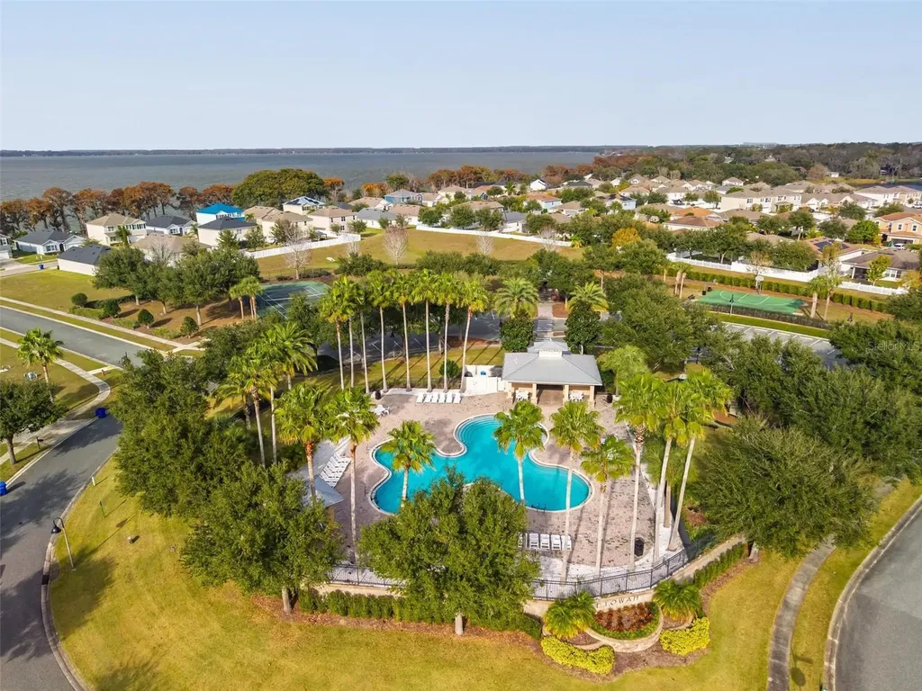 3231 Landing View Tavares FL 32778