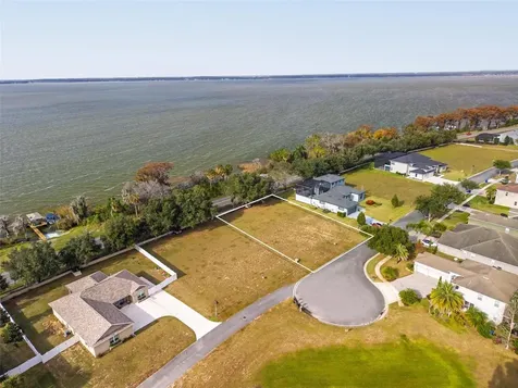 3231 Landing View Tavares FL 32778