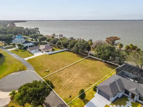 3231 Landing View Tavares FL 32778
