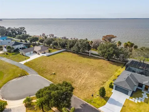 3231 Landing View Tavares FL 32778