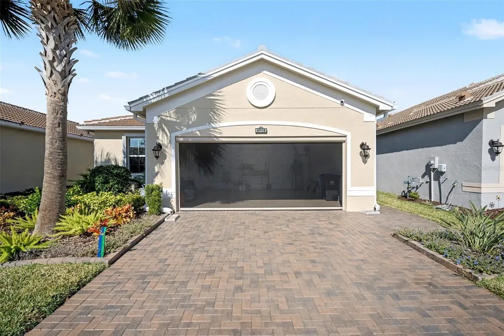4715 Avila Lakes Drive Wimauma FL 33598