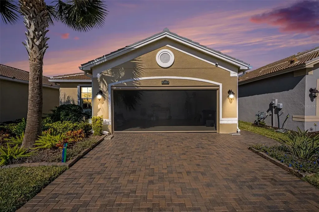 4715 Avila Lakes Drive Wimauma FL 33598
