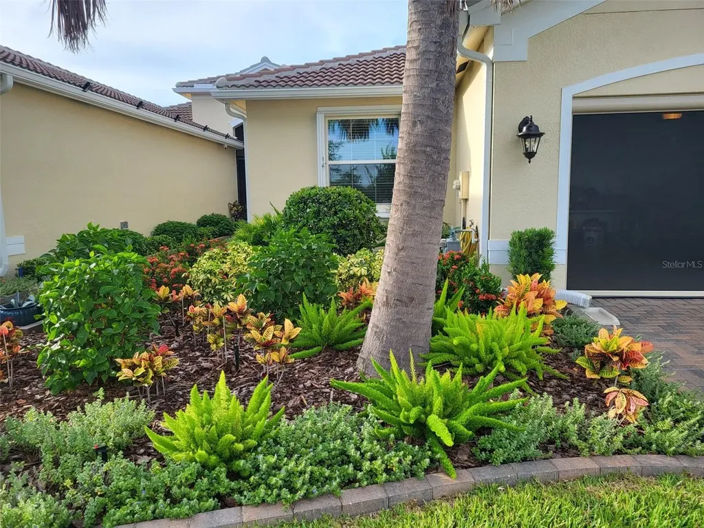 4715 Avila Lakes Drive Wimauma FL 33598