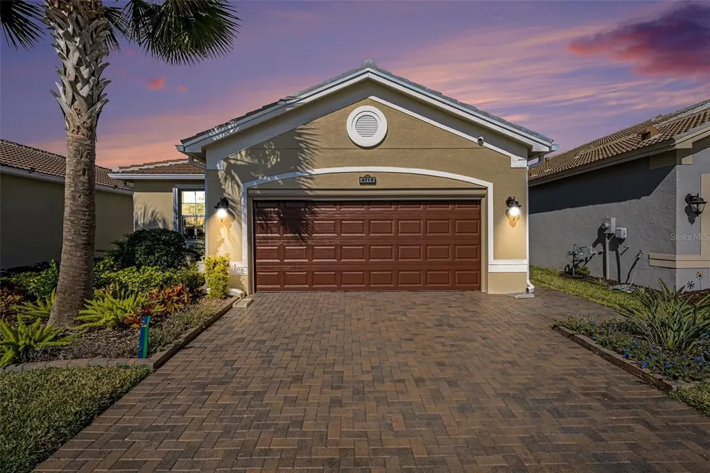 4715 Avila Lakes Drive Wimauma FL 33598