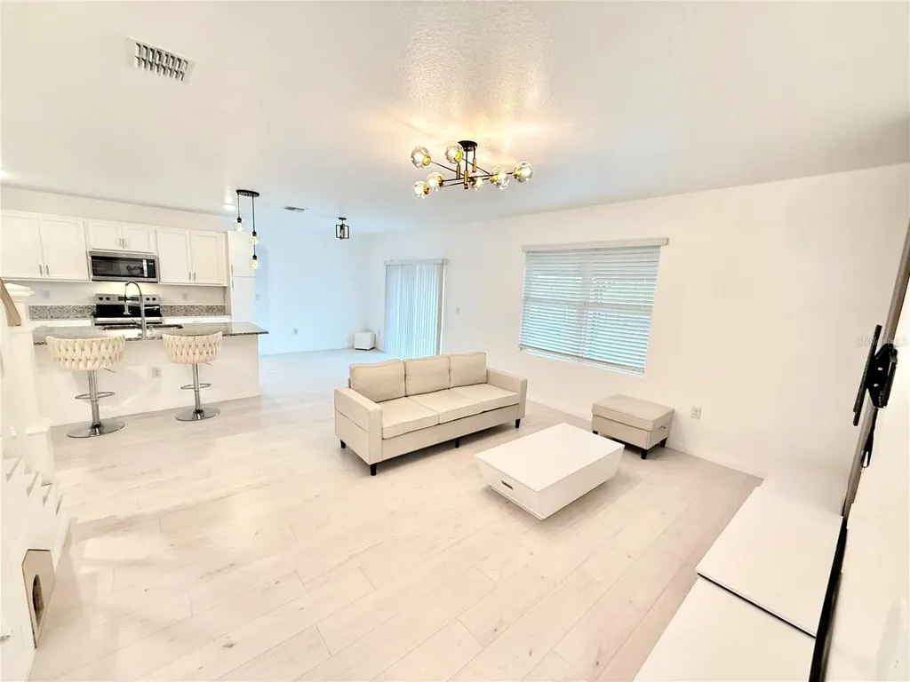 2731 House Finch Road Harmony FL 34773