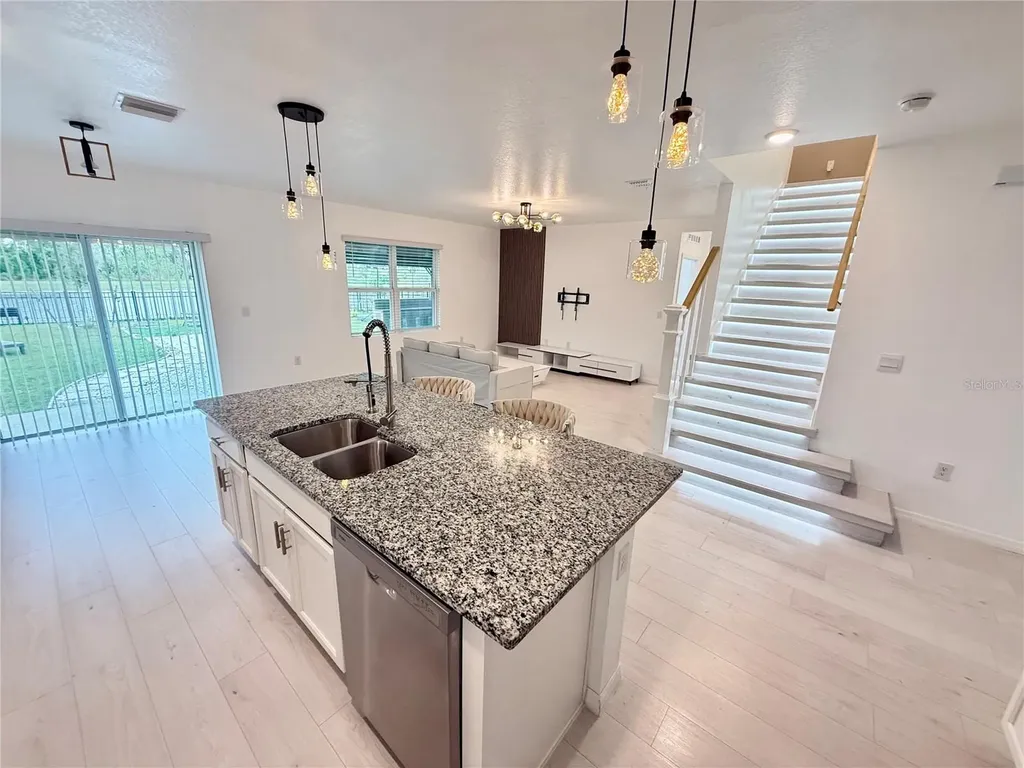 2731 House Finch Road Harmony FL 34773