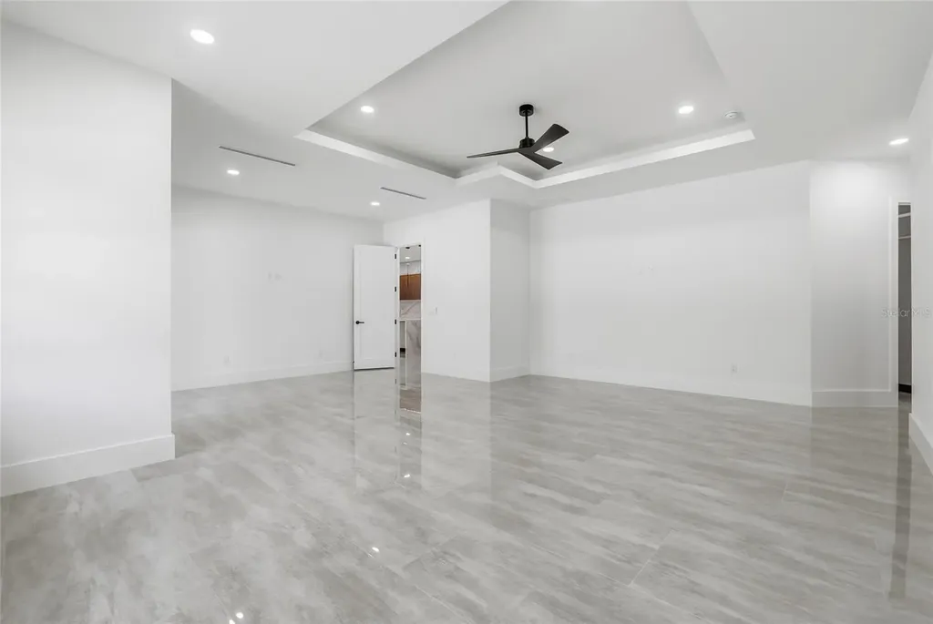6802 E Creek Drive Tampa FL 33615