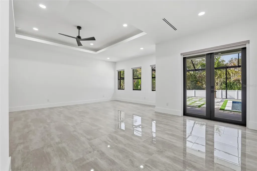 6802 E Creek Drive Tampa FL 33615