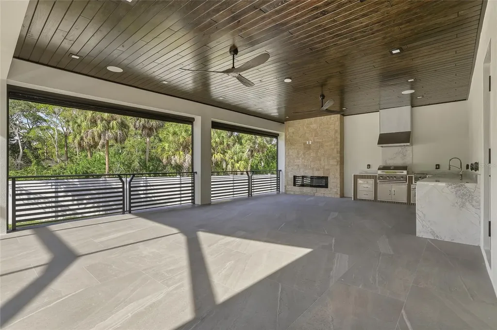 6802 E Creek Drive Tampa FL 33615