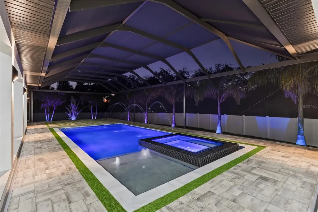 6802 E Creek Drive Tampa FL 33615