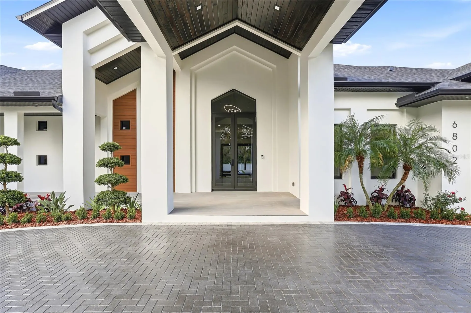 6802 E Creek Drive Tampa FL 33615