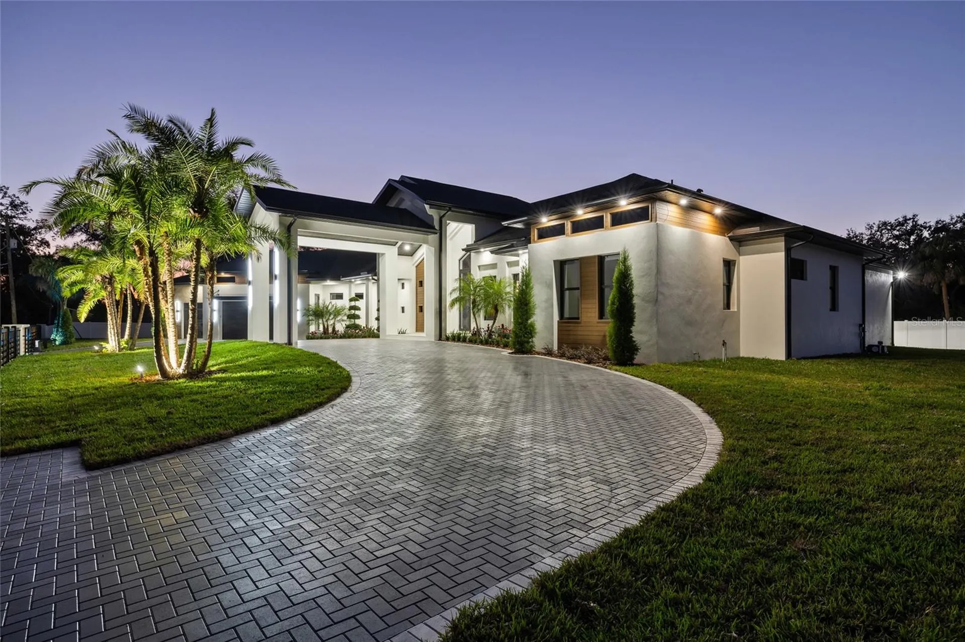 6802 E Creek Drive Tampa FL 33615