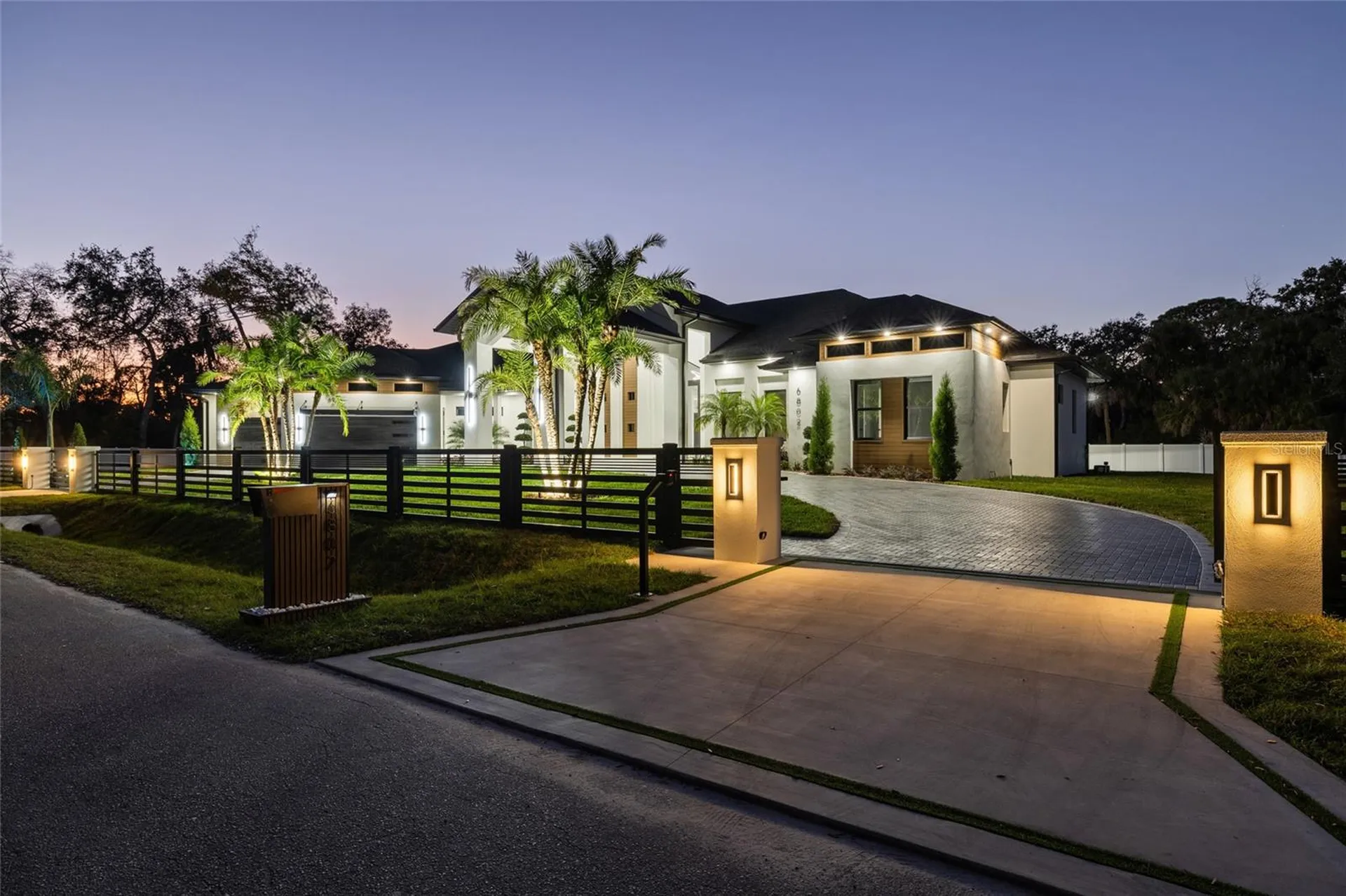 6802 E Creek Drive Tampa FL 33615