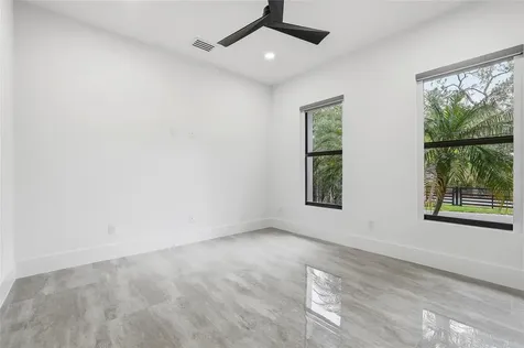6802 E Creek Drive Tampa FL 33615