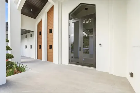 6802 E Creek Drive Tampa FL 33615