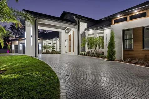 6802 E Creek Drive Tampa FL 33615