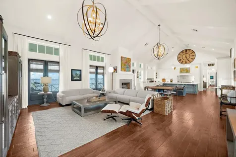 213 N 18th Street W Bradenton FL 34205