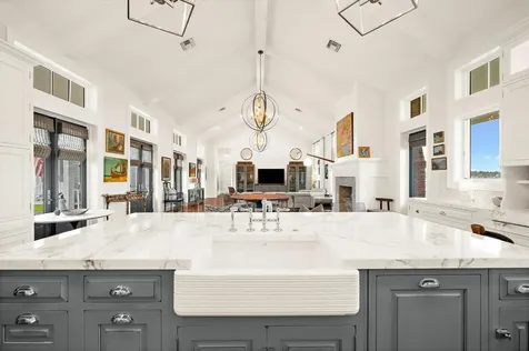 213 N 18th Street W Bradenton FL 34205