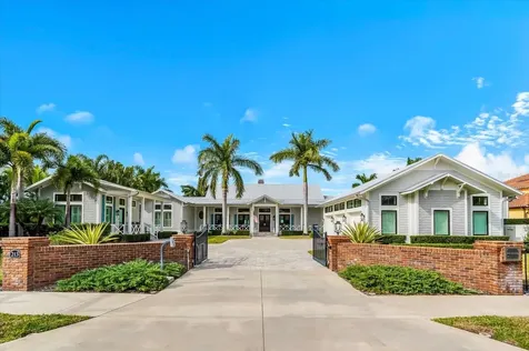 213 N 18th Street W Bradenton FL 34205