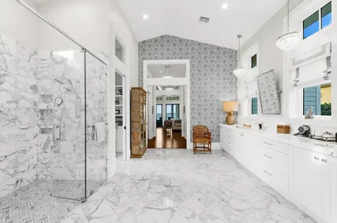 213 N 18th Street W Bradenton FL 34205
