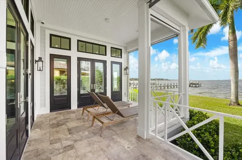 213 N 18th Street W Bradenton FL 34205
