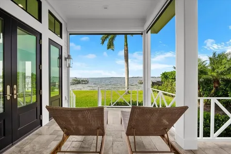 213 N 18th Street W Bradenton FL 34205