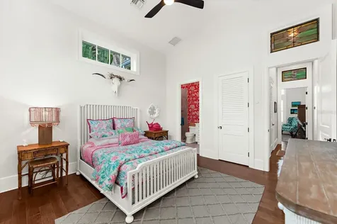 213 N 18th Street W Bradenton FL 34205