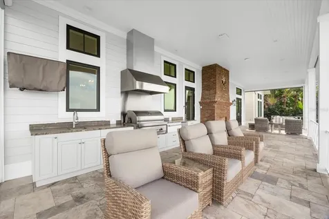 213 N 18th Street W Bradenton FL 34205