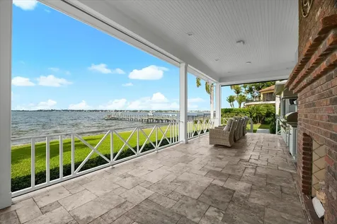 213 N 18th Street W Bradenton FL 34205