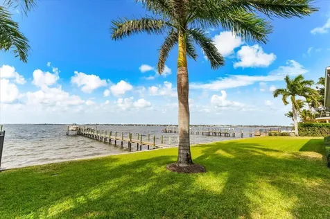 213 N 18th Street W Bradenton FL 34205