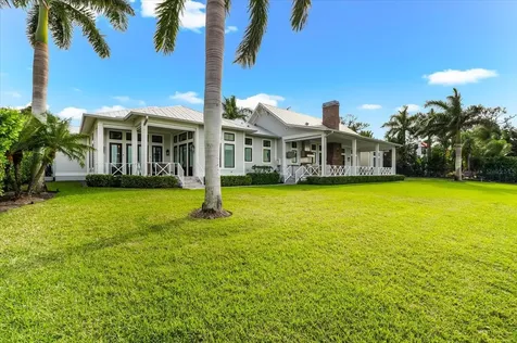 213 N 18th Street W Bradenton FL 34205