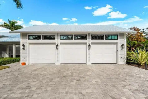 213 N 18th Street W Bradenton FL 34205