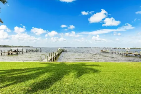 213 N 18th Street W Bradenton FL 34205