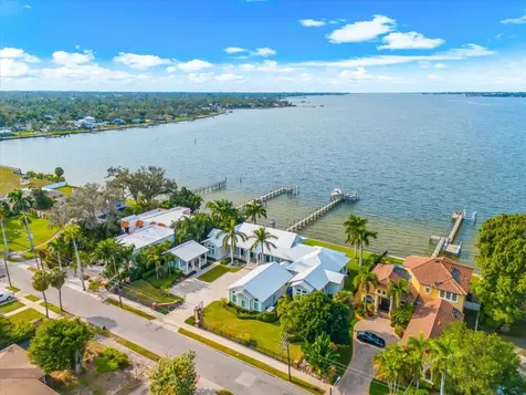 213 N 18th Street W Bradenton FL 34205