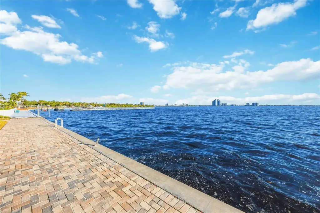 3326 N Key Drive North Fort Myers FL 33903