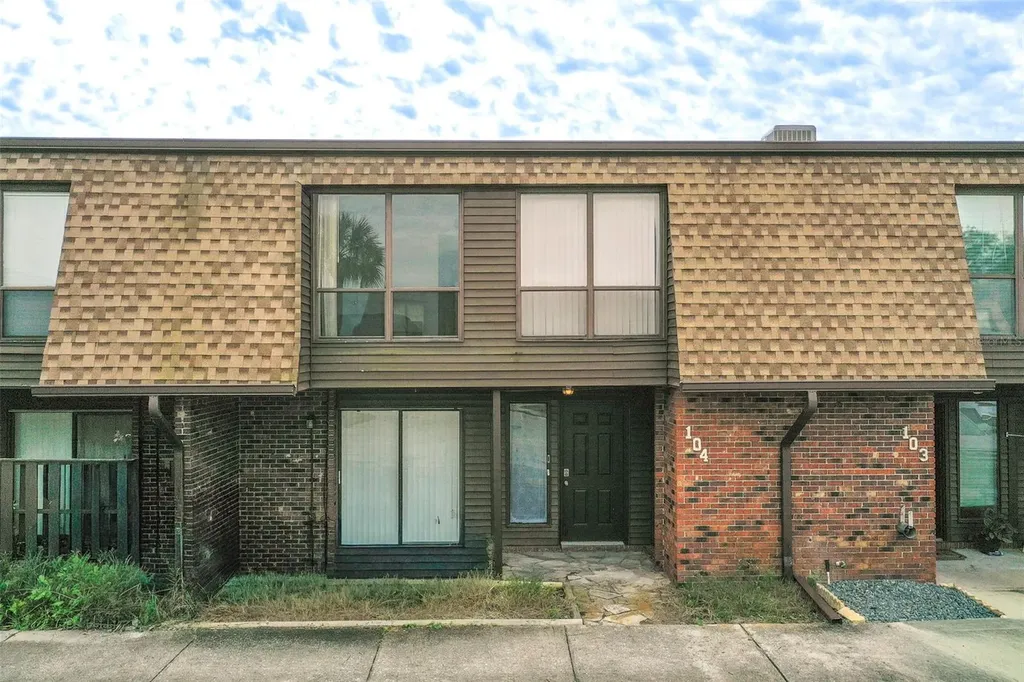 1836 N Crystal Lake Drive Lakeland FL 33801