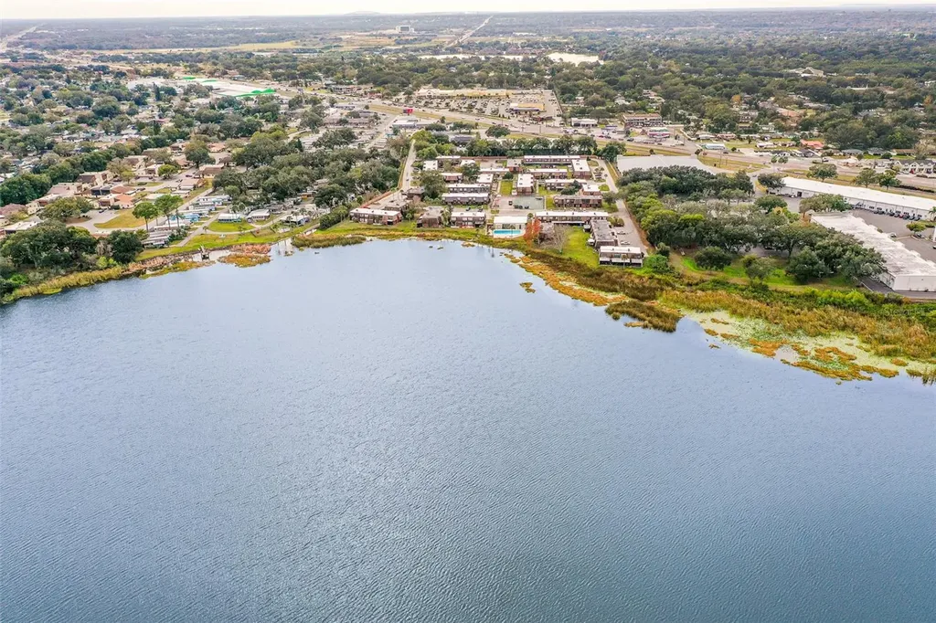 1836 N Crystal Lake Drive Lakeland FL 33801