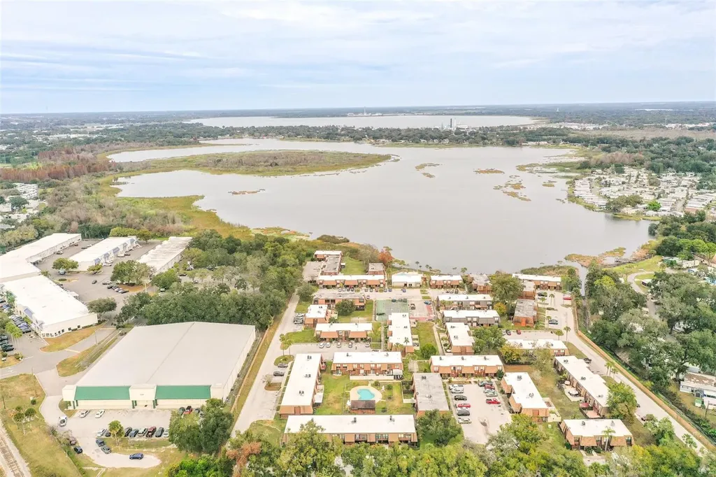 1836 N Crystal Lake Drive Lakeland FL 33801