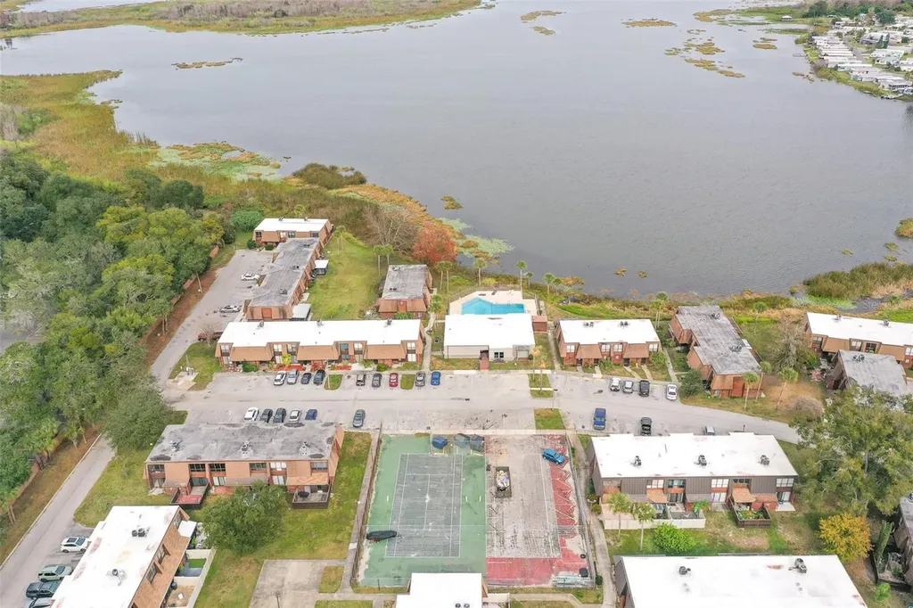 1836 N Crystal Lake Drive Lakeland FL 33801