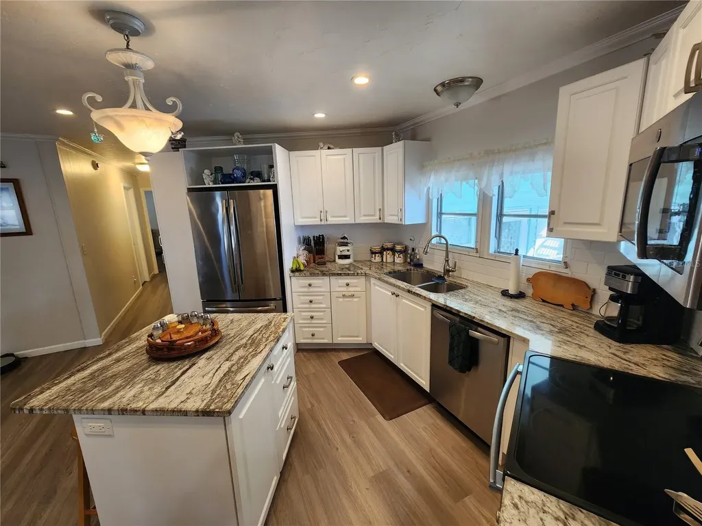 808 53rd Avenue E Bradenton FL 34203