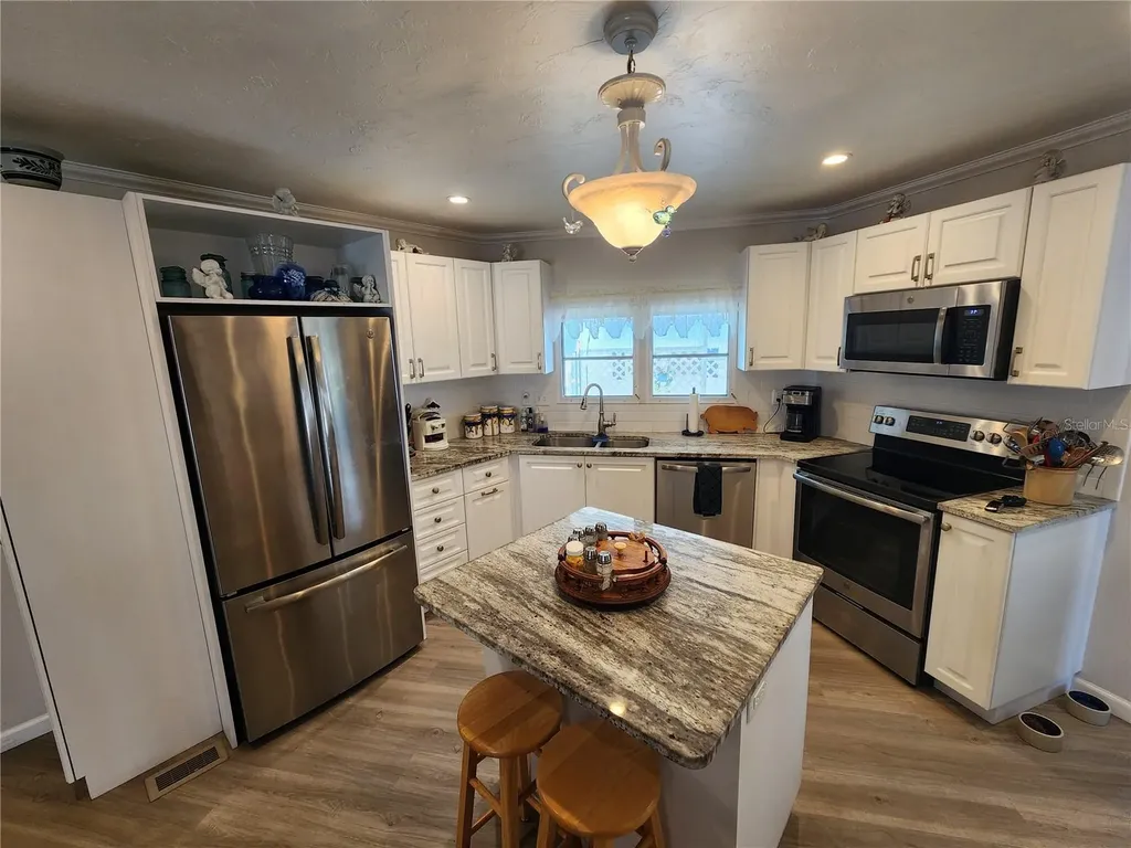 808 53rd Avenue E Bradenton FL 34203