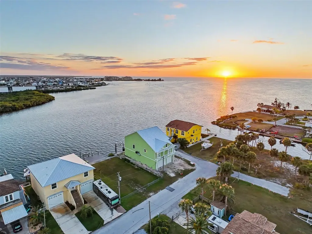 6522 Seaview Boulevard Hudson FL 34667