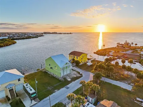 6522 Seaview Boulevard Hudson FL 34667