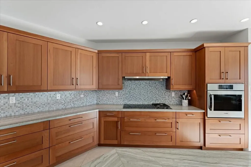 2708 N Beach Road Englewood FL 34223