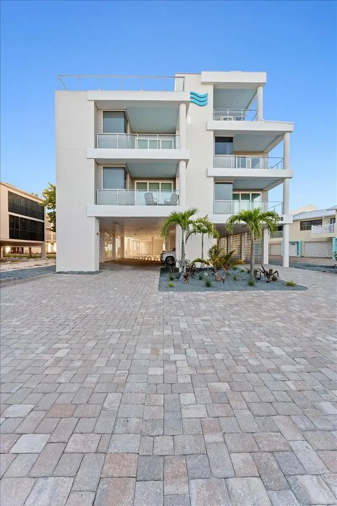 2708 N Beach Road Englewood FL 34223