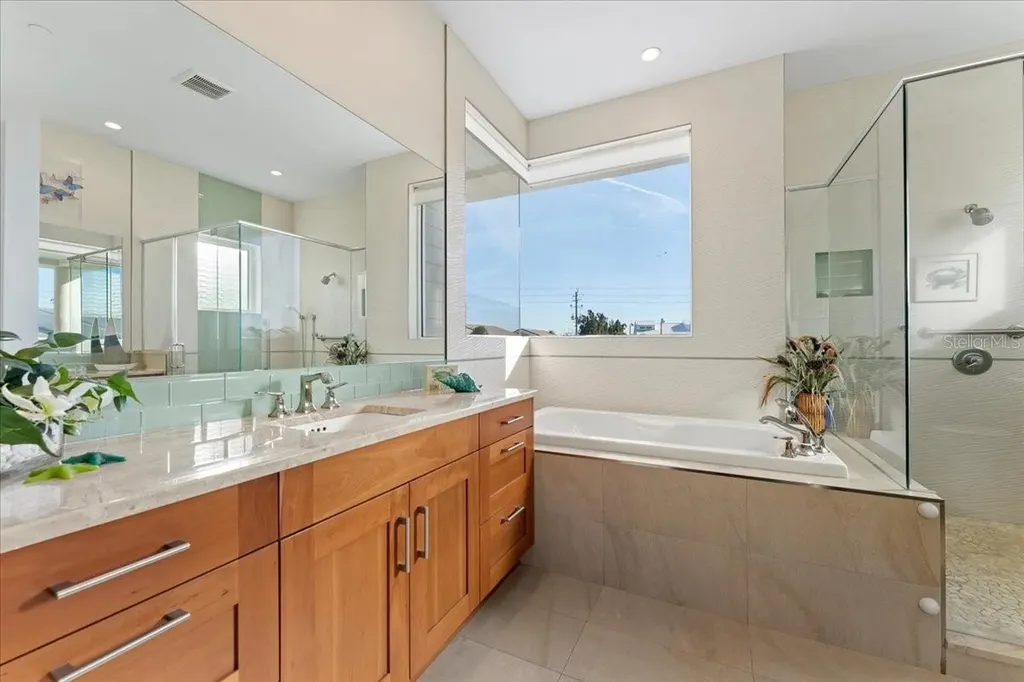 2708 N Beach Road Englewood FL 34223