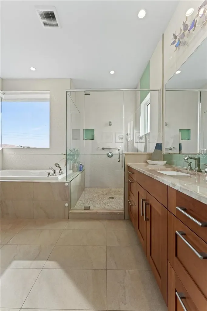 2708 N Beach Road Englewood FL 34223