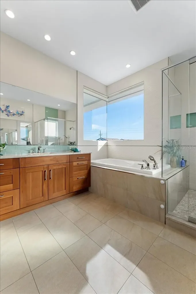 2708 N Beach Road Englewood FL 34223